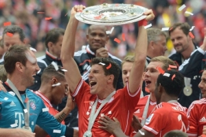 记者：埃切韦里想去罗马，后者要求在租借协议中加入买断权（记者：埃切韦里倾向加盟罗马，罗马要求租借合同附带买断选项）