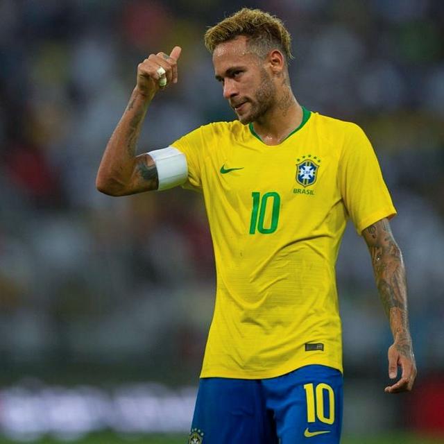 扑救成功率仅58%！多纳鲁马此项数据排在英超倒数第三（多纳鲁马扑救成功率仅58%，位列英超倒数第三）