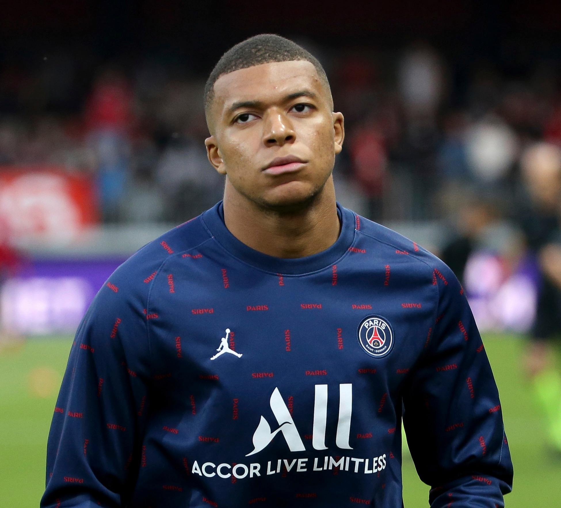 萨索洛客场3-0亚特兰大，贝拉尔迪2球1助当选全场最佳球员（萨索洛客场三球零封亚特兰大，贝拉尔迪2射1传荣膺全场最佳）