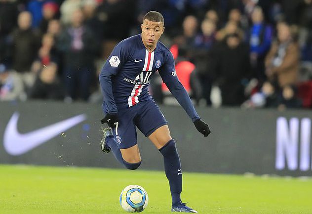 科尔：格林将在当地时间周日归队，但能否出战尚待队医决定（科尔：格林将于当地时间周日归队，是否出战待队医评估）